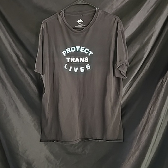 The Phluid Project Charcoal Tee with Empowering Message - Picture 4 of 9